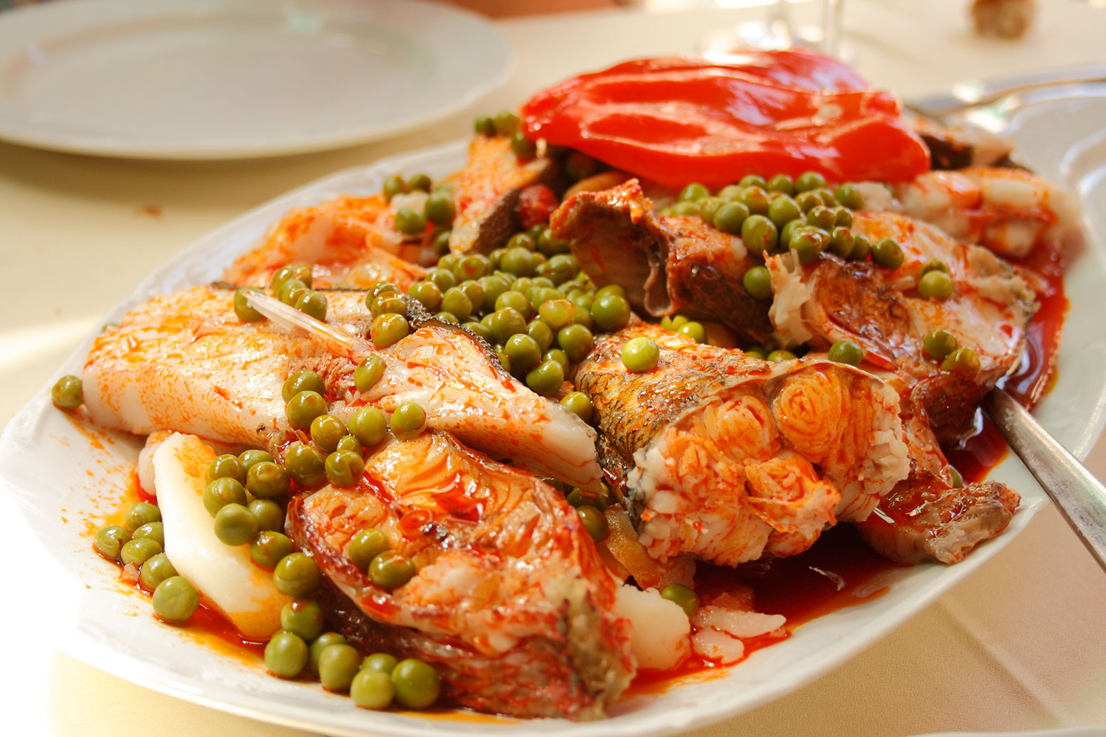 En el Restaurante San Francisco de Malpica podrás disfrutar de nuestras caldeiradas de pescado gallego, directamente de la Lonja de Malpica.